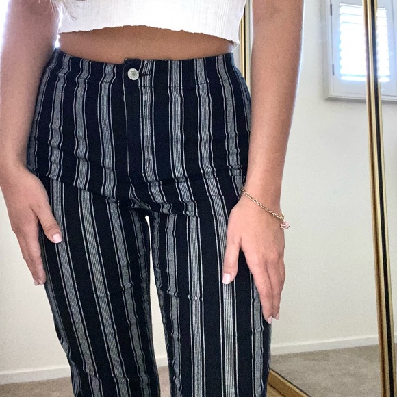 Brandy Melville Black and White Striped Cropped Jeans - Picture 1 of 5